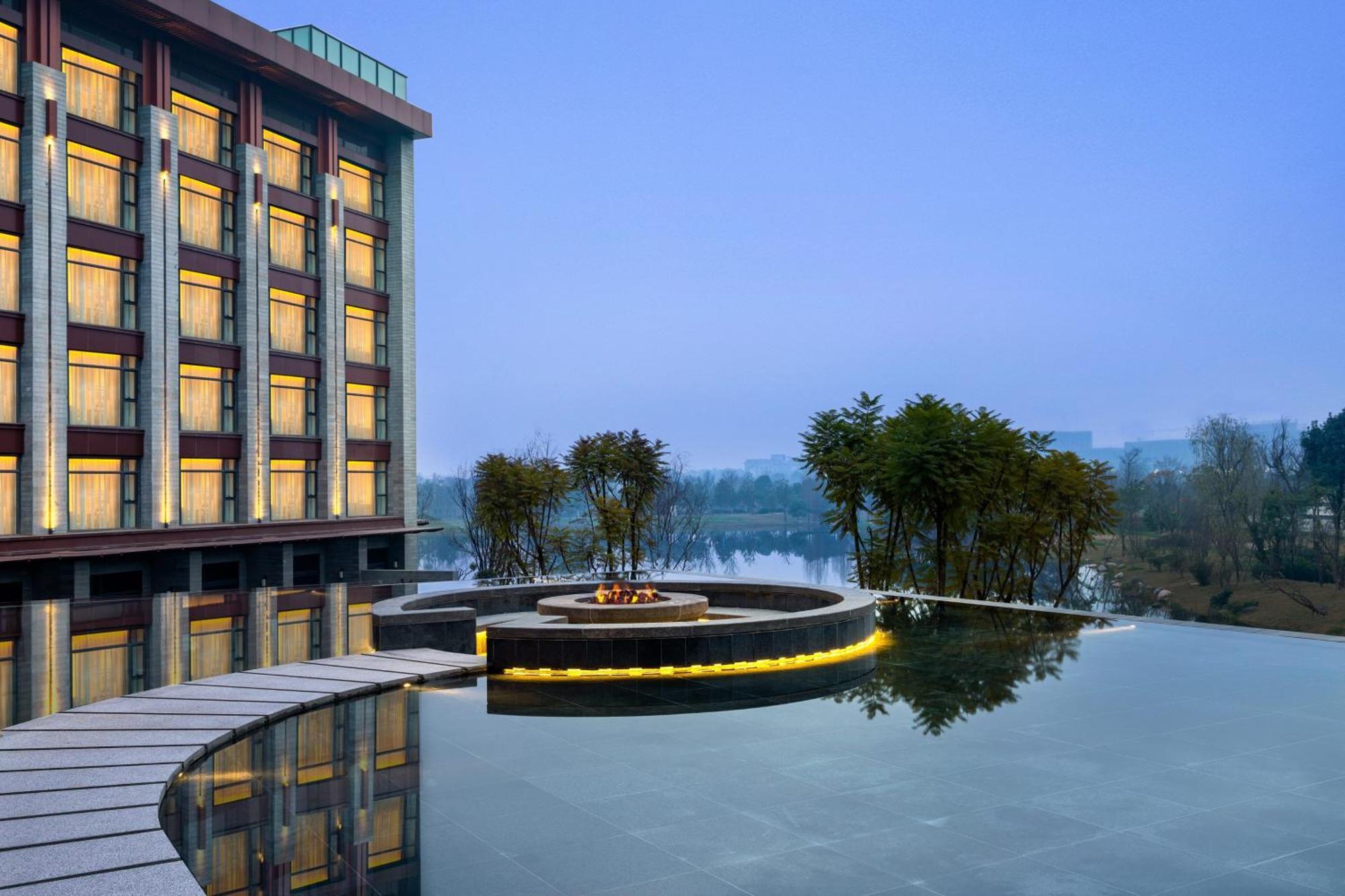 Le Meridien Emei Mountain Resort Emeishan Buitenkant foto