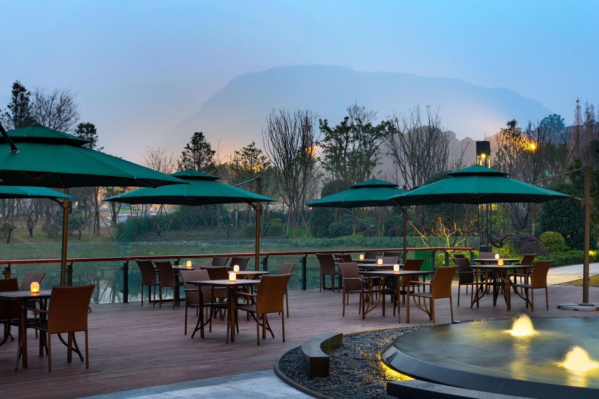 Le Meridien Emei Mountain Resort Emeishan Buitenkant foto