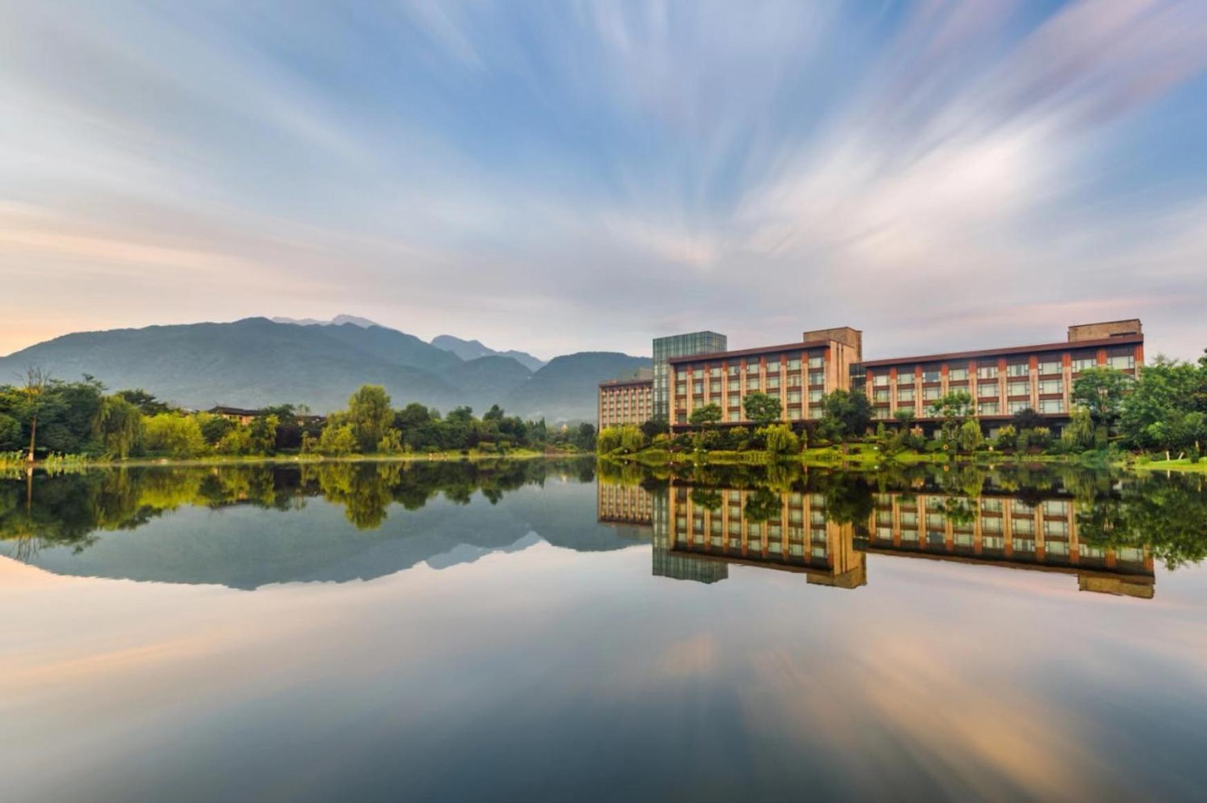 Le Meridien Emei Mountain Resort Emeishan Buitenkant foto