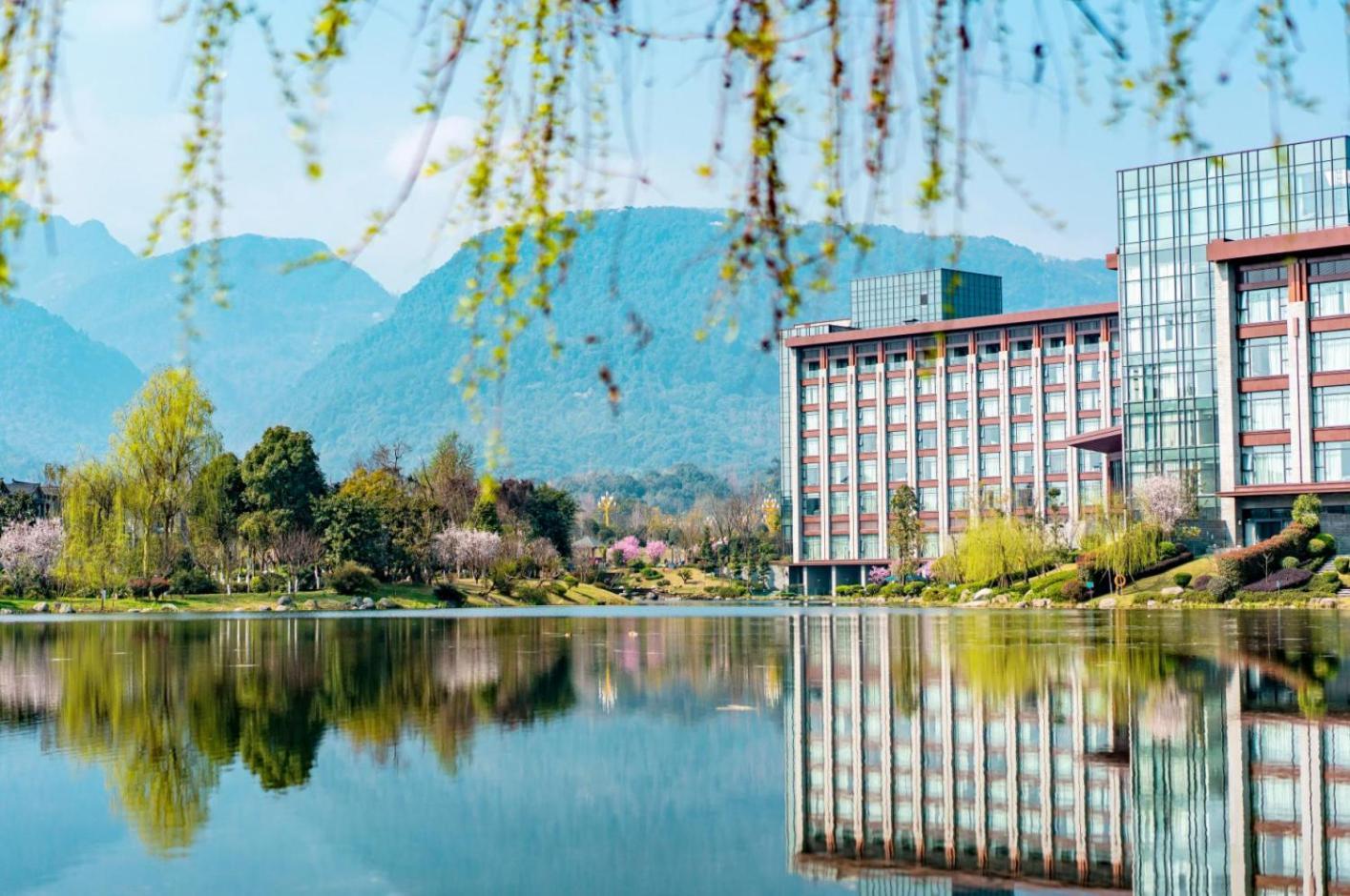 Le Meridien Emei Mountain Resort Emeishan Buitenkant foto