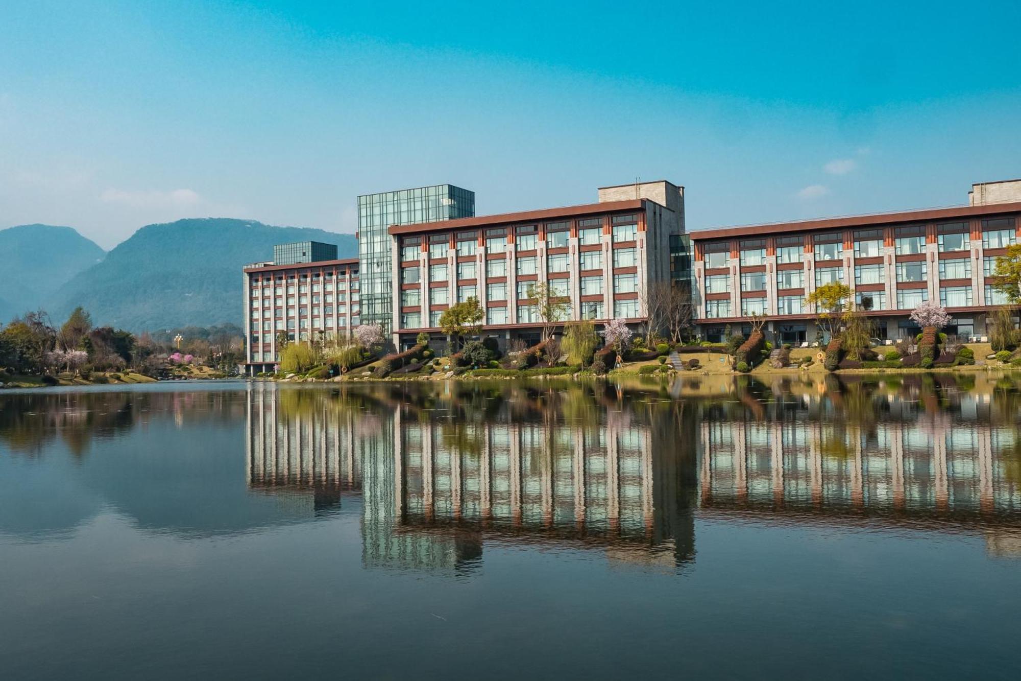 Le Meridien Emei Mountain Resort Emeishan Buitenkant foto